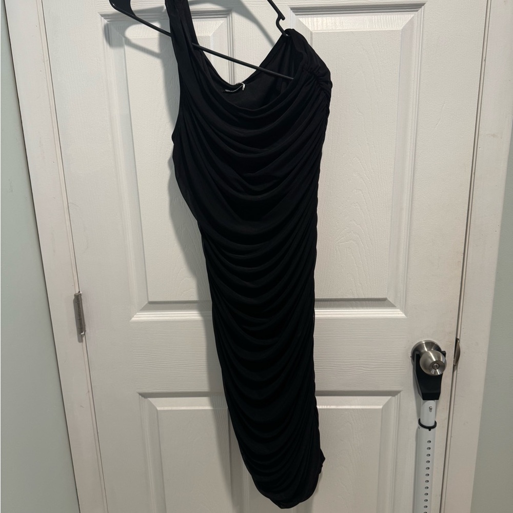 Chic One Shoulder Black Dress